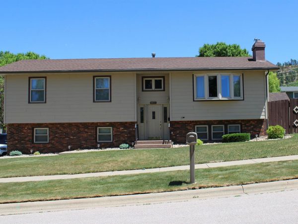 2624 RAYMOND DR, Rapid City, SD 57702