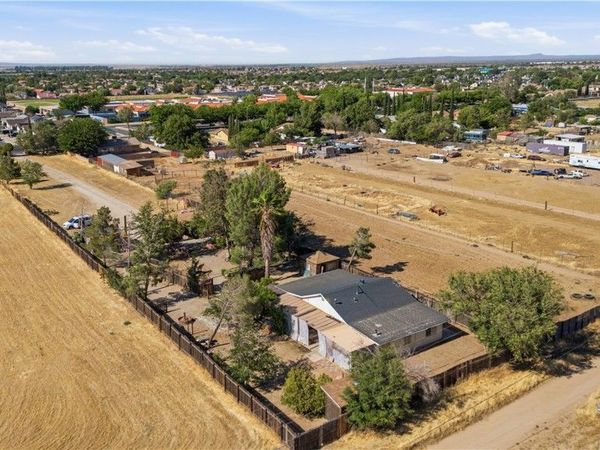 3160 E E Avenue R8, Palmdale, CA 93550
