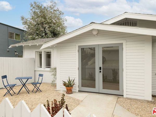 734 Pier Avenue , Santa Monica, CA 90405