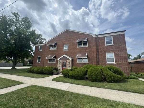 1106 Alima Terrace, Unit 2N, La Grange Park, IL 60526