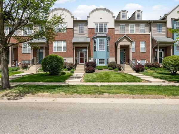 98 Village Station Lane , Grayslake, IL 60030