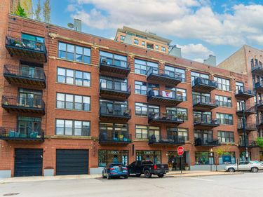 375 W Erie Street, Unit 206, Chicago, IL 60654