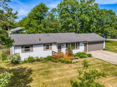 102 Robertson Drive NW, Bemidji, MN 56601