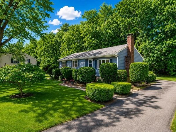 33 Daniel Dr., Burlington, MA 01803