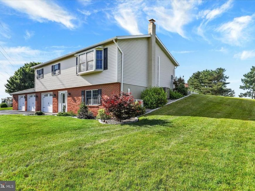 527 Ridgeview Road S, Elizabethtown, PA 17022 Main Photo