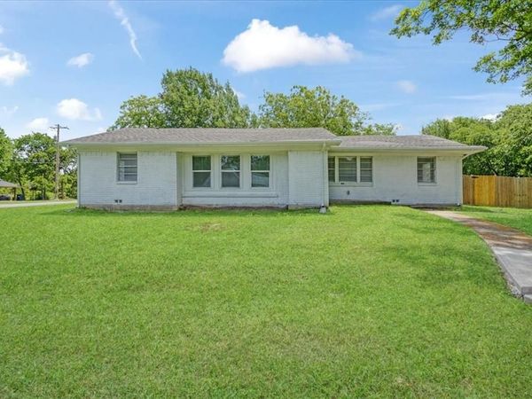 408 N Gowdy Street , Whitewright, TX 75491