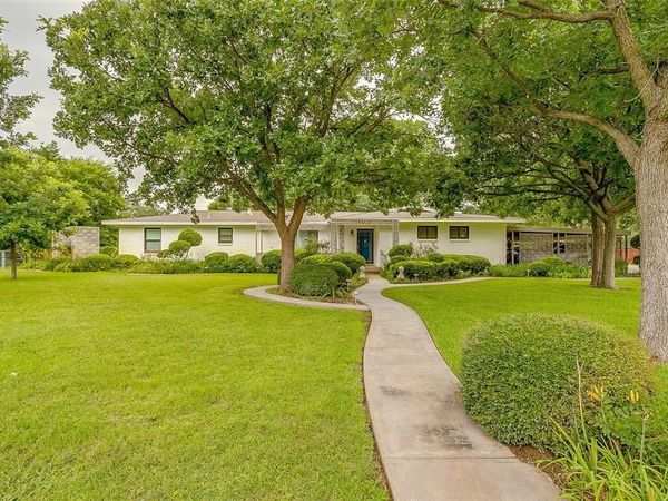 200 LAKERIDGE Road, Lakeside, TX 76108
