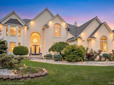 3021 Chinaberry Court, Sterling Heights, MI 48314