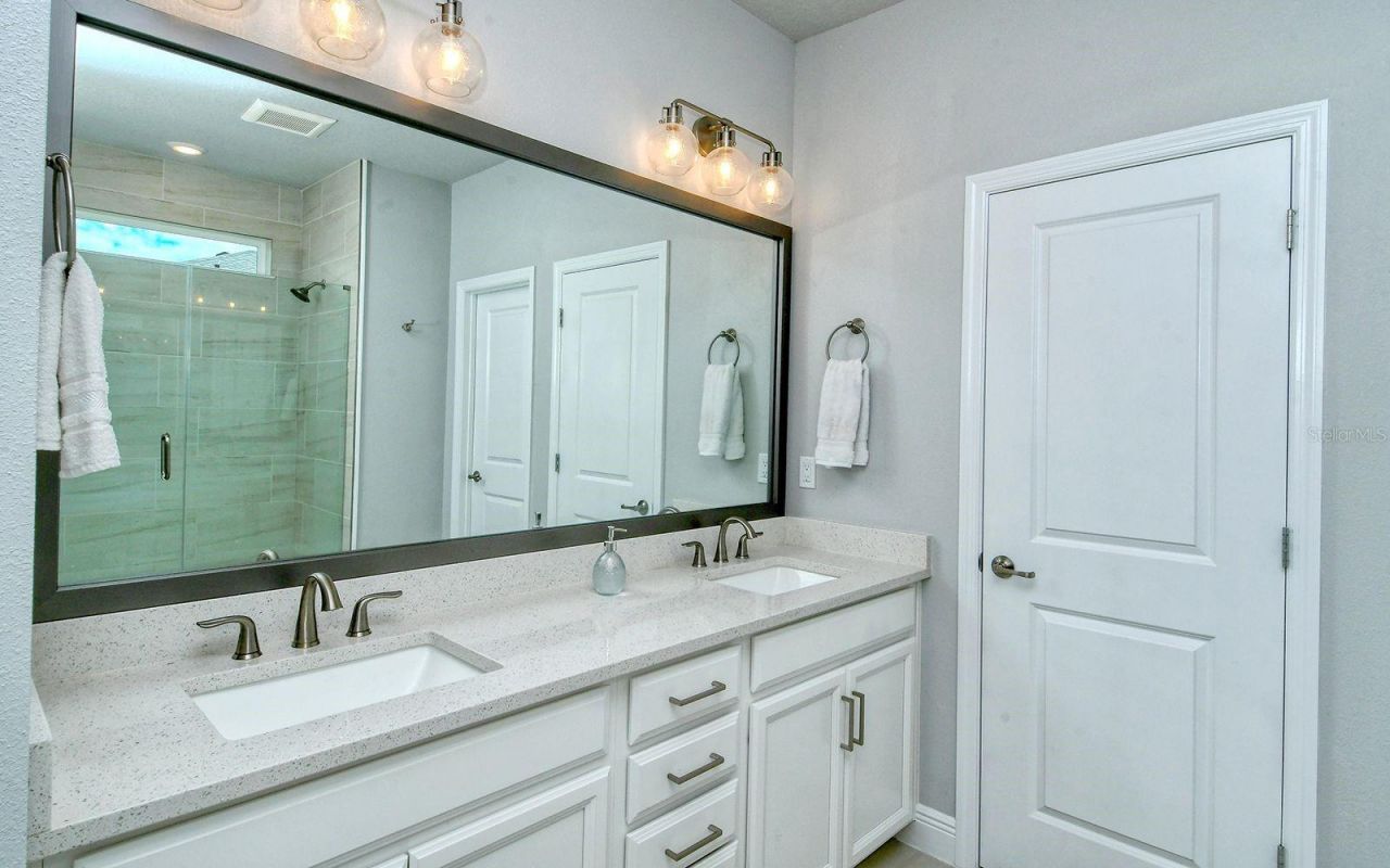 2300 Lindstrom Street , Sarasota, FL 34237 Photo