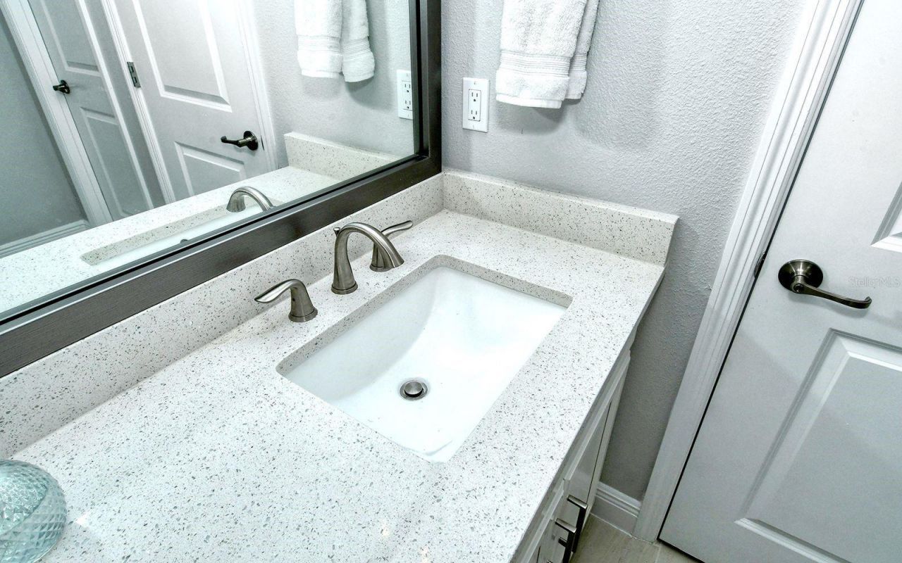 2300 Lindstrom Street , Sarasota, FL 34237 Photo