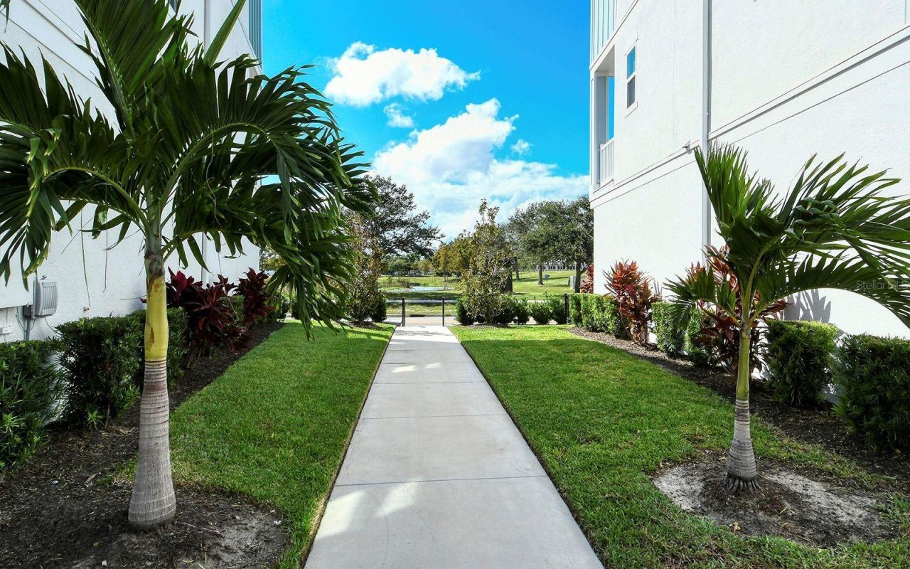 2300 Lindstrom Street , Sarasota, FL 34237 Photo