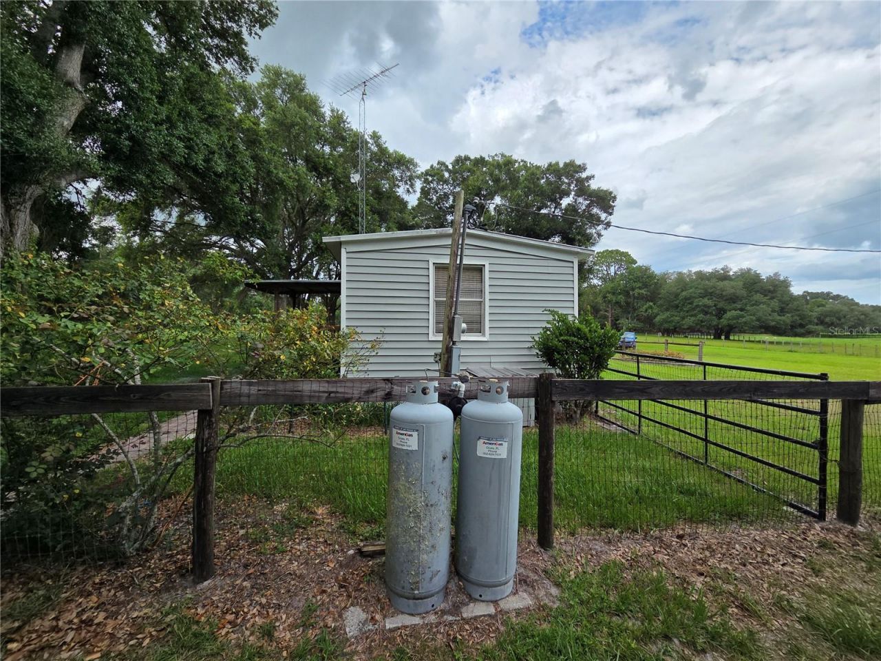 2450 SE 190th Terrace , Morriston, FL 32668 Photo