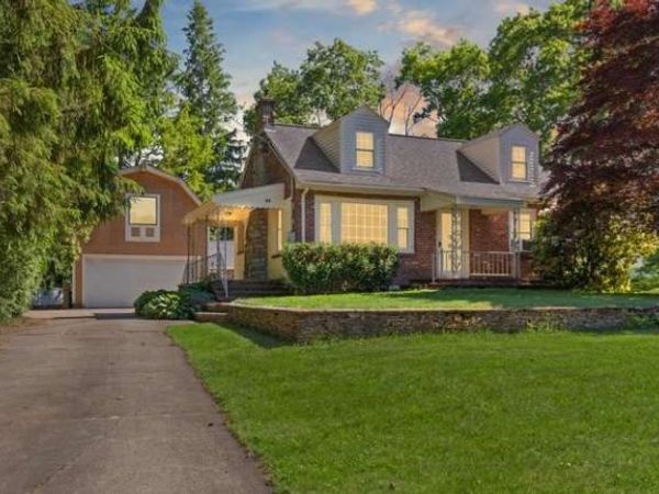 84 Walnut St, Walpole, MA 02081