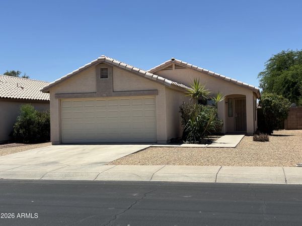 16538 N 158th Avenue, Surprise, AZ 85374