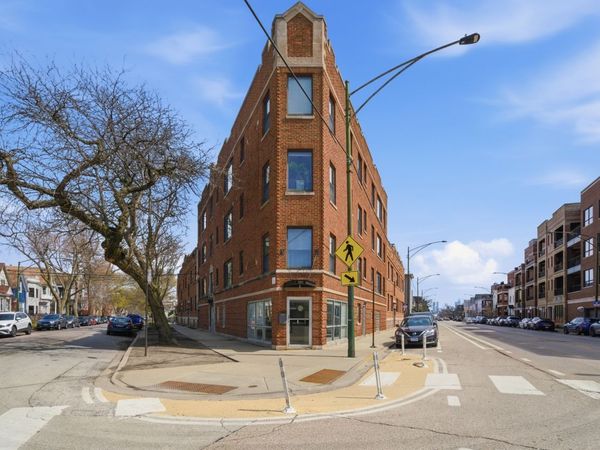 2245 W Barry Avenue , Unit 3C, Chicago, IL 60618