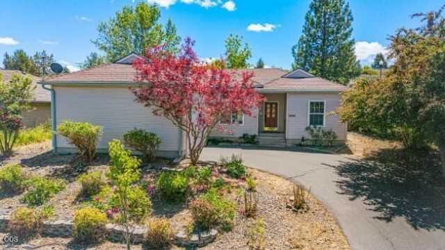 2054 California Avenue, Klamath Falls, OR 97601 Main Photo