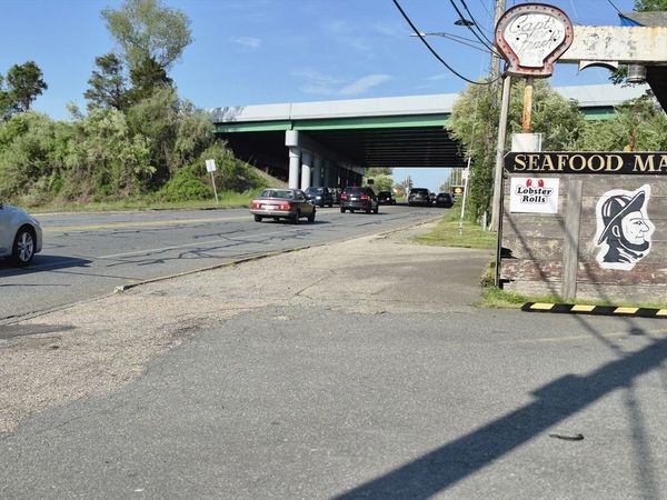 360 Hathaway Rd, New Bedford, MA 02740