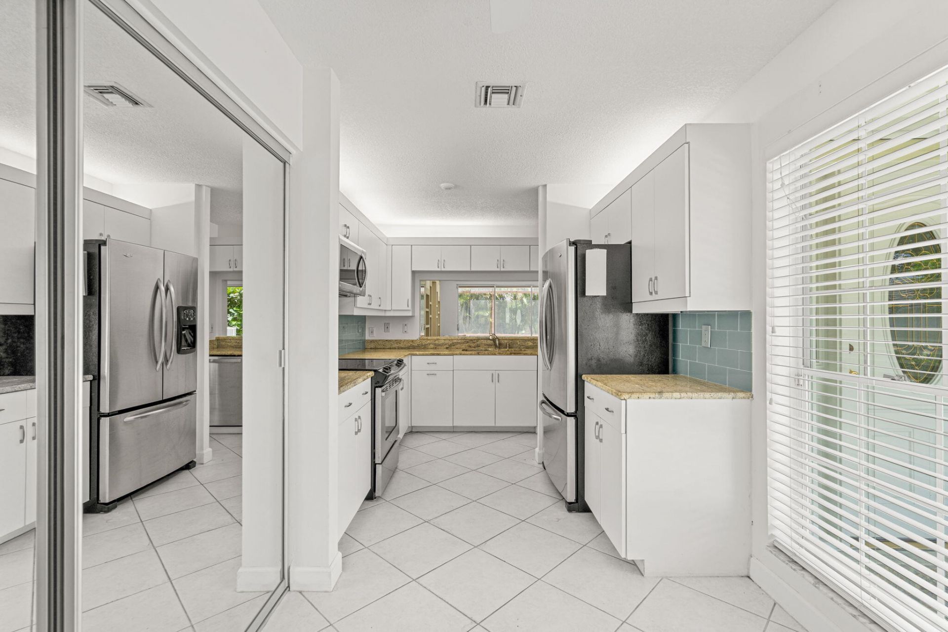 4825 NW 98th Place, Doral, FL 33178 Photo