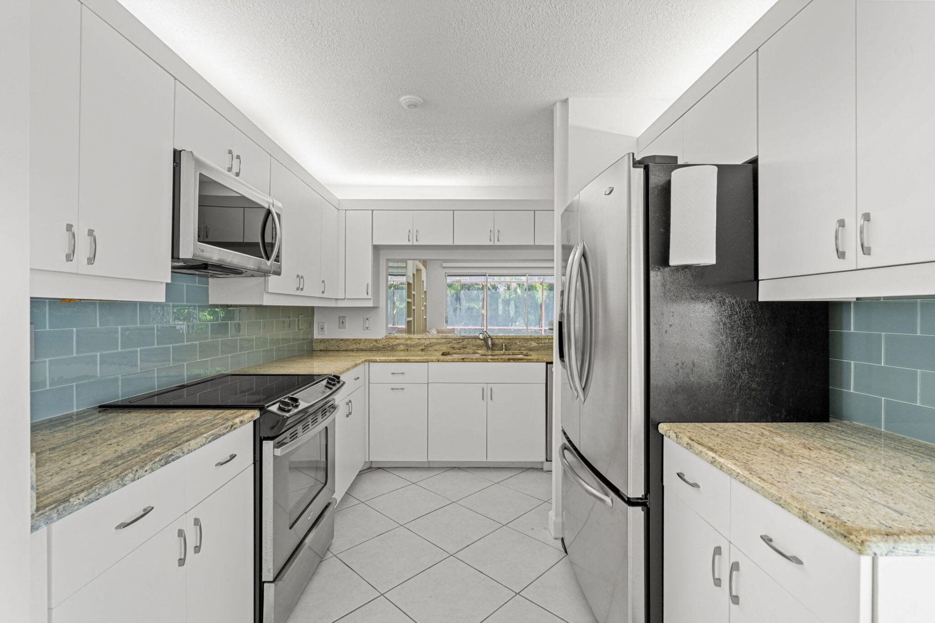 4825 NW 98th Place, Doral, FL 33178 Photo