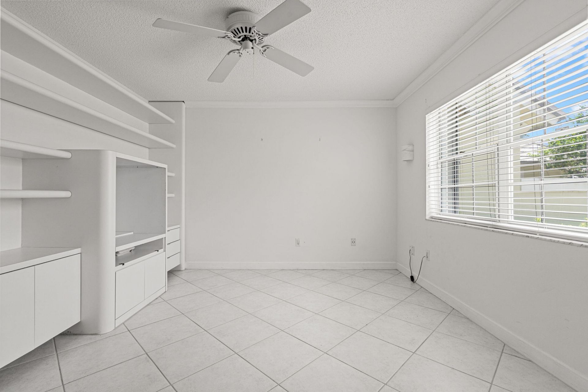 4825 NW 98th Place, Doral, FL 33178 Photo