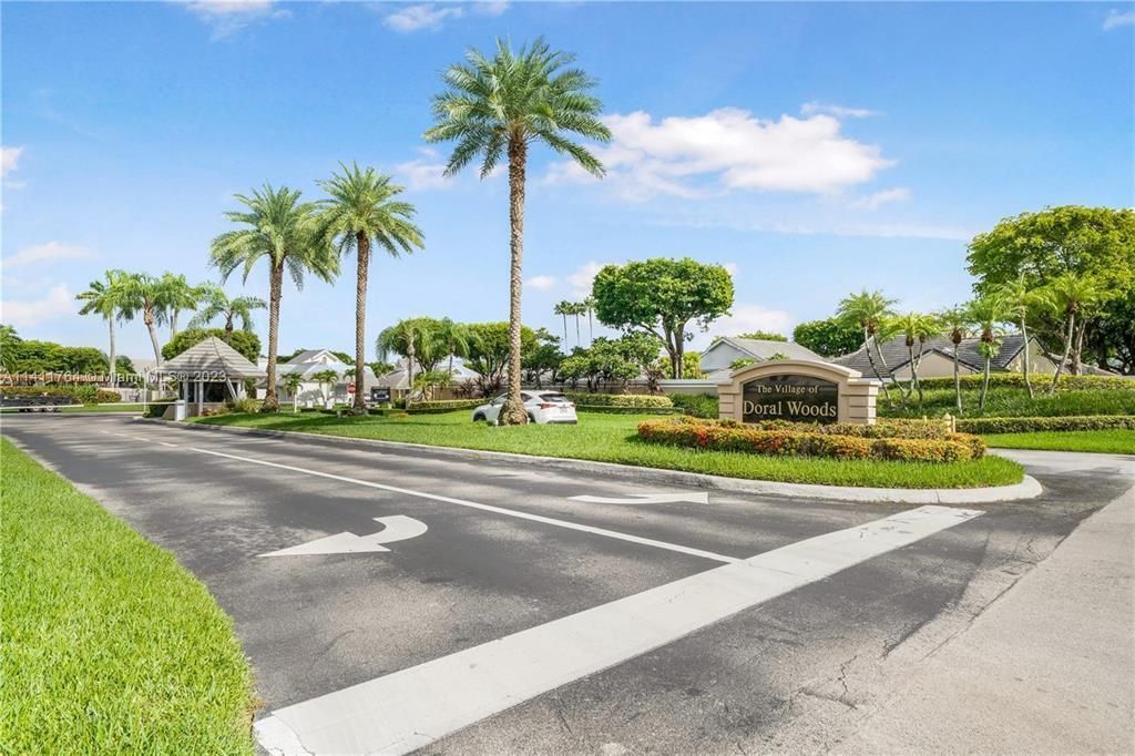 4825 NW 98th Place, Doral, FL 33178 Photo