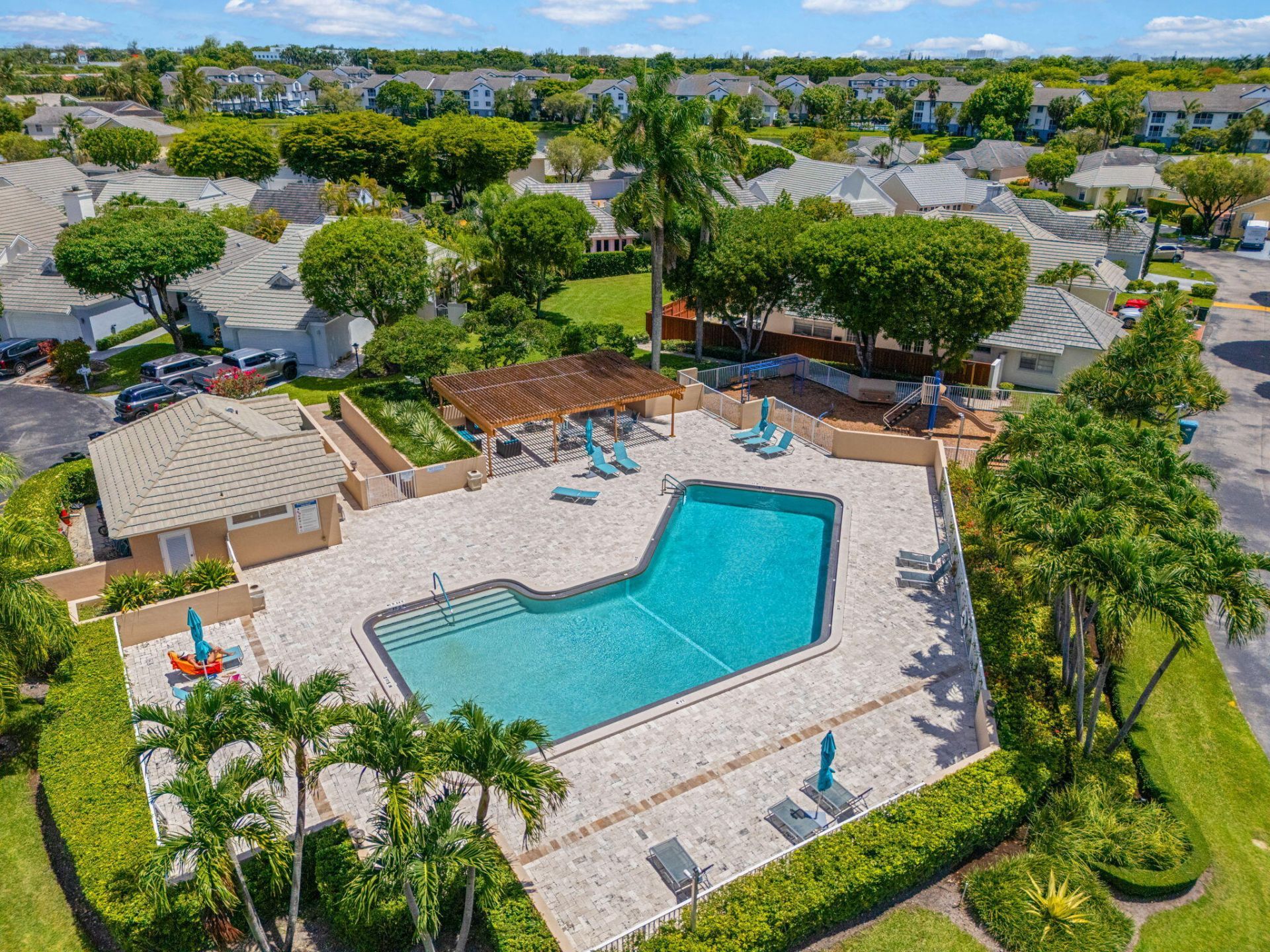 4825 NW 98th Place, Doral, FL 33178 Photo