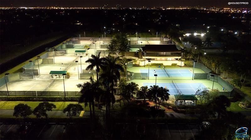 4825 NW 98th Place, Doral, FL 33178 Photo