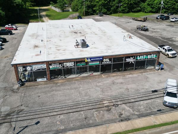 1034 Mineral Wells Avenue , Paris, TN 38242