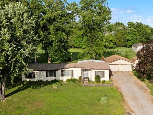 2312 N Second Street, Fayetteville, IL 62258