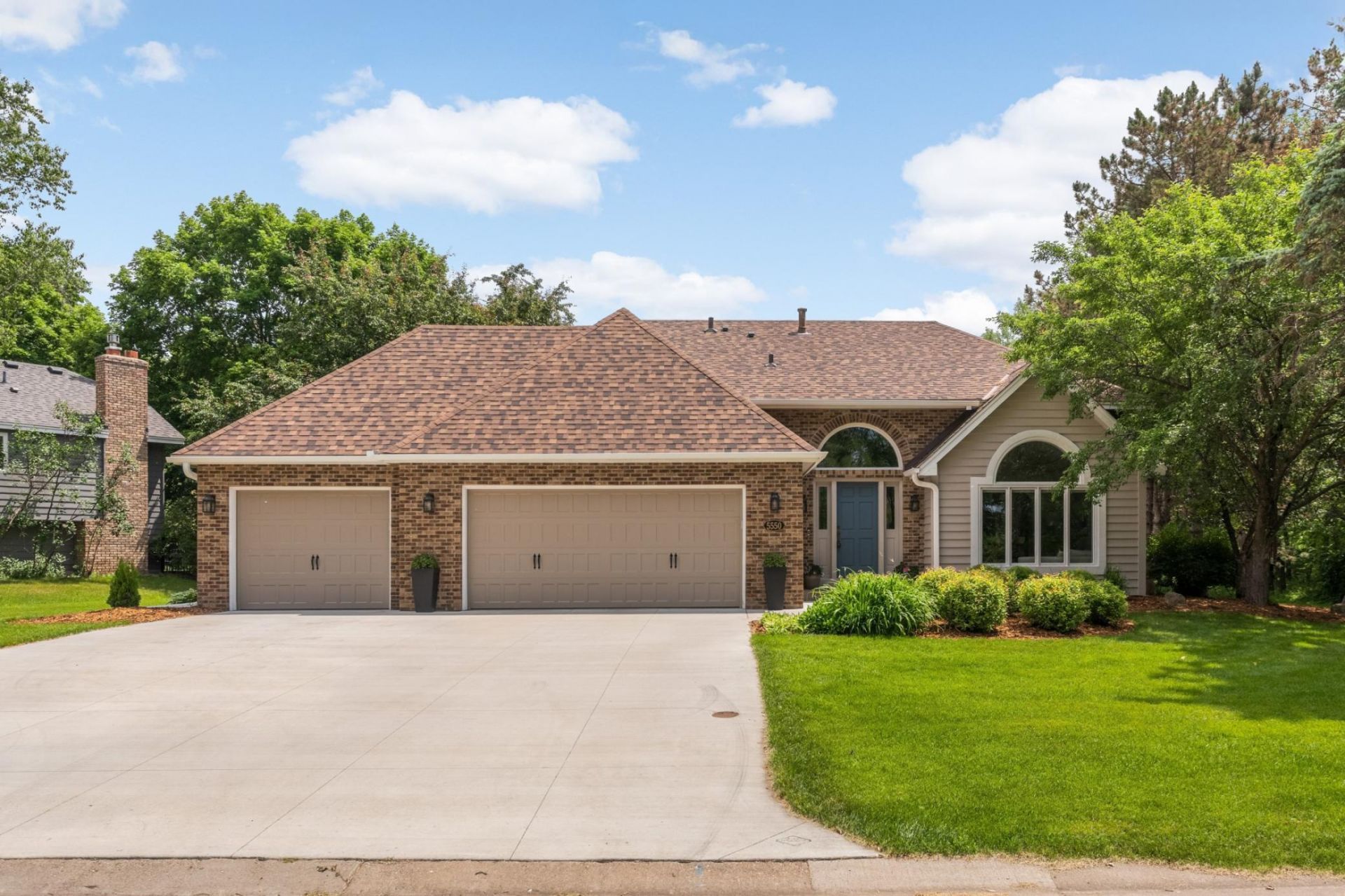5550 Chatsworth Street N, Shoreview, MN 55126