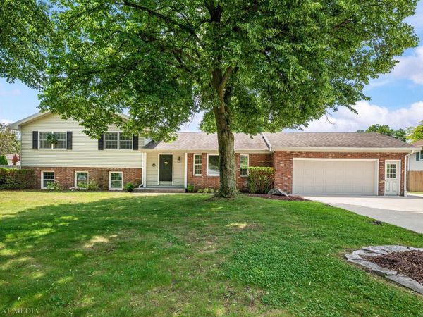 1346 Desmond Street, St. Joseph, MI 49085