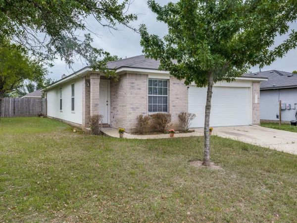 105 Loryn DR, Hutto, TX 78634