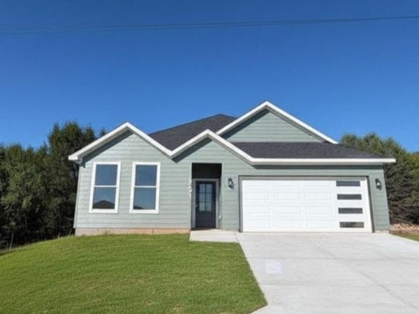 5621 San Jacinto Drive, Granbury, TX 76048