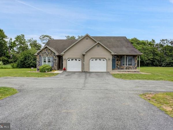 11494 11496 WILLIAMSPORT PIKE, GREENCASTLE, PA 17225