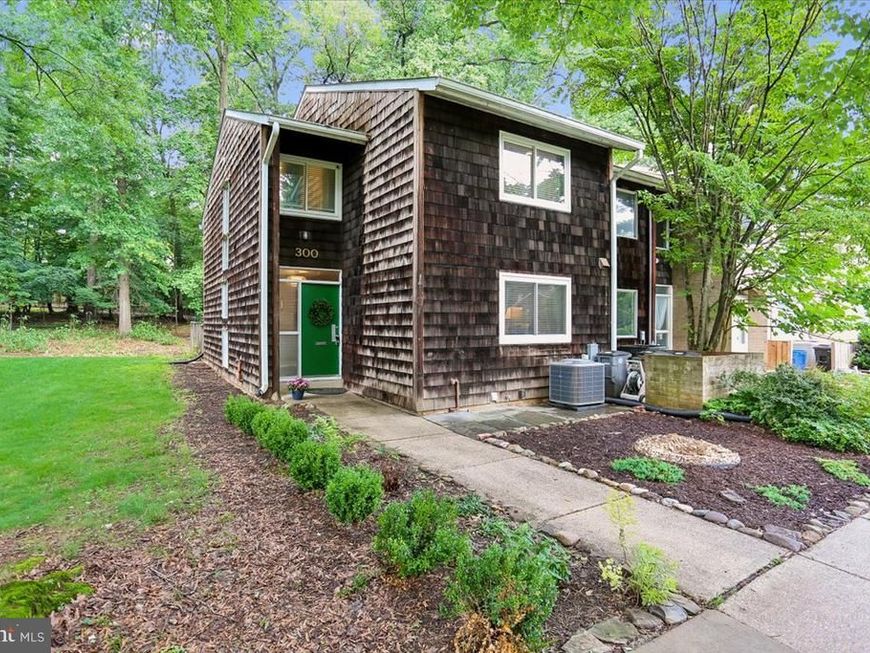 300 New Mark Esplanade, Rockville, MD 20850 Main Photo