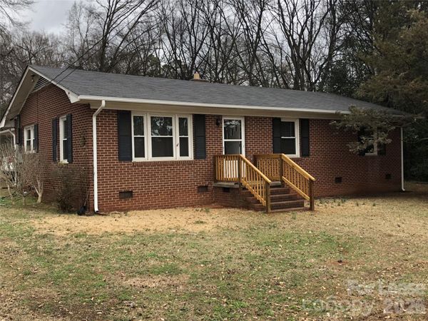 626 Tuckaseege Road , Mount Holly, NC 28120