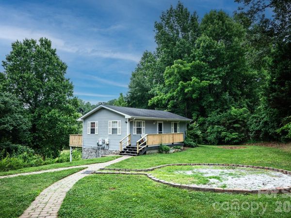 3122 Zion Church Road , Hickory, NC 28602