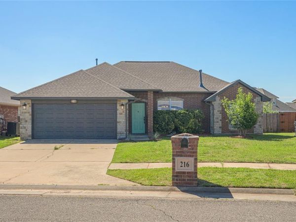 216 SW 40th Street, Moore, OK 73160