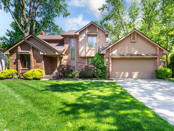 6718 Forest Park Drive, Troy, MI 48098