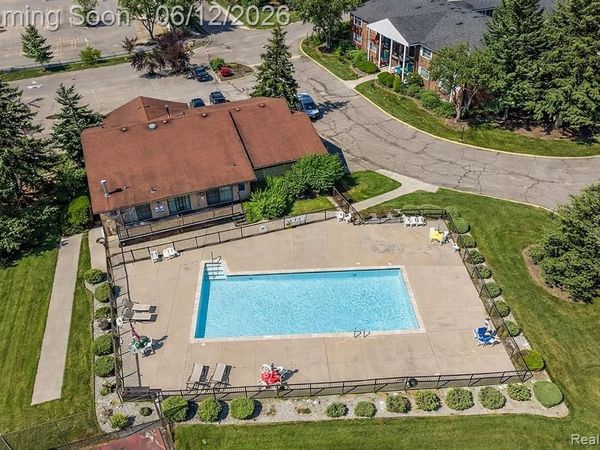 30050 Wildbrook Drive, Southfield, MI 48034