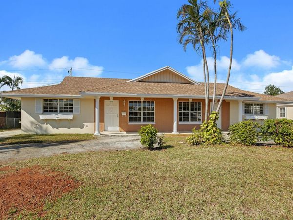 533 W Jasmine Drive, Unit B, Lake Park, FL 33403