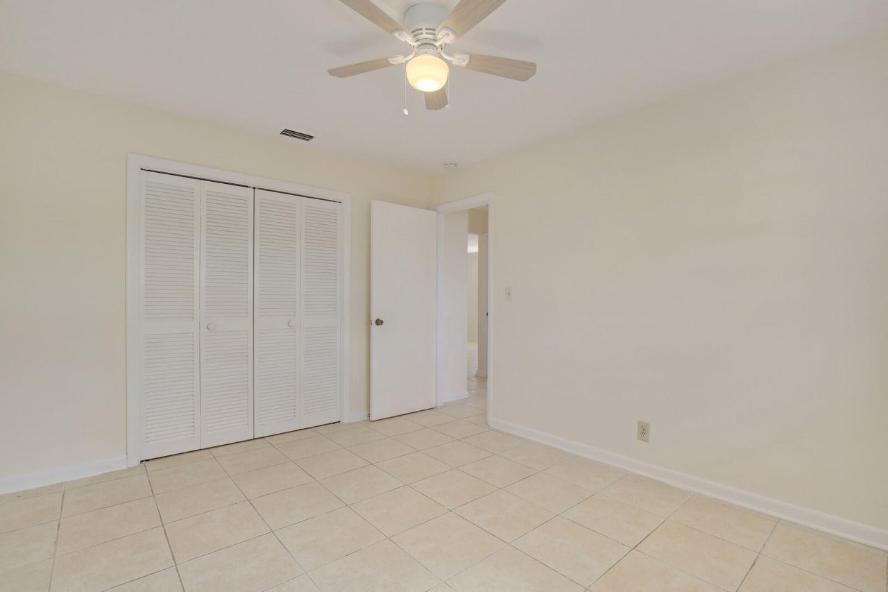 533 W Jasmine Drive, Unit B, Lake Park, FL 33403 Photo