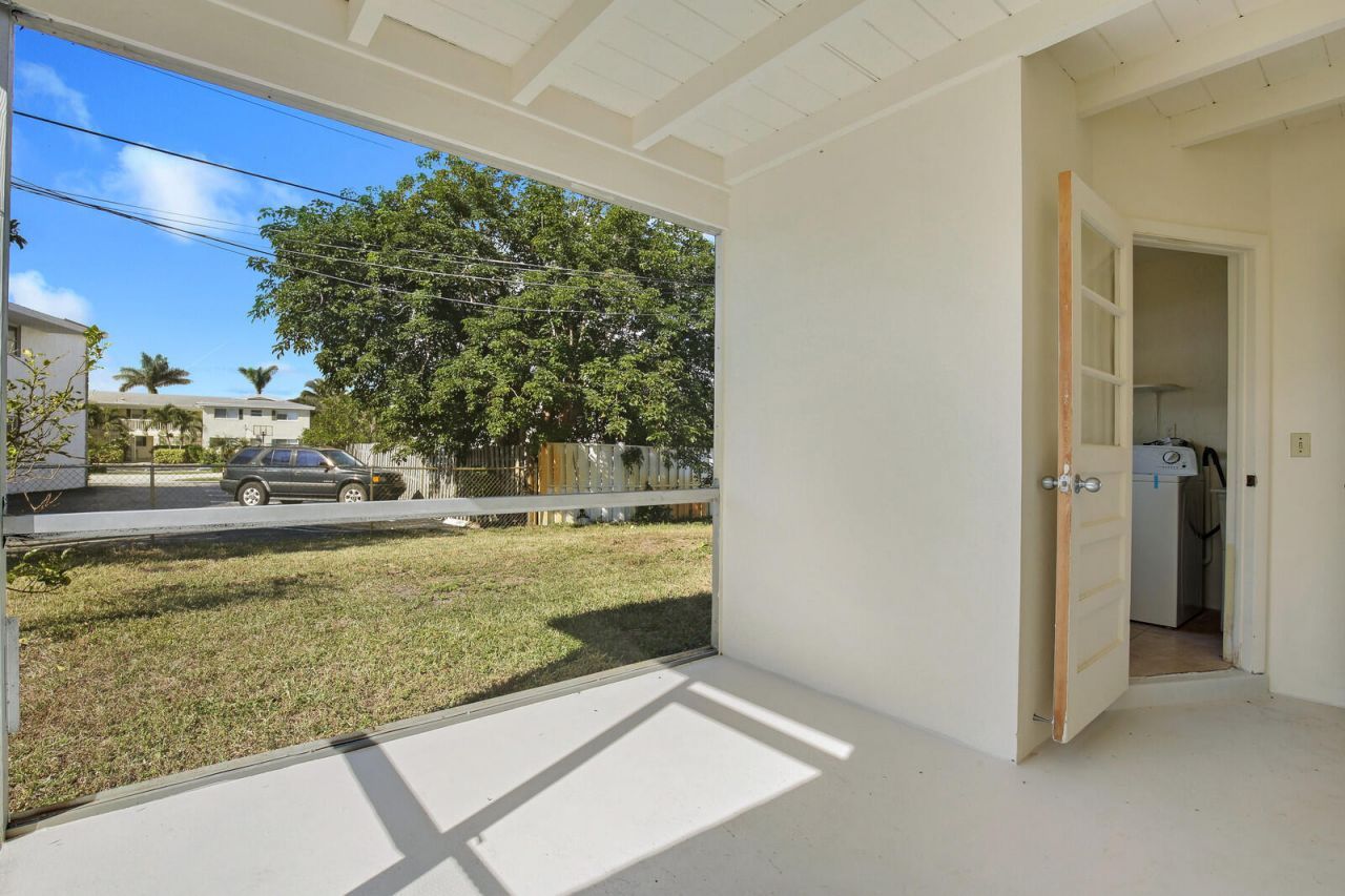 533 W Jasmine Drive, Unit B, Lake Park, FL 33403 Photo
