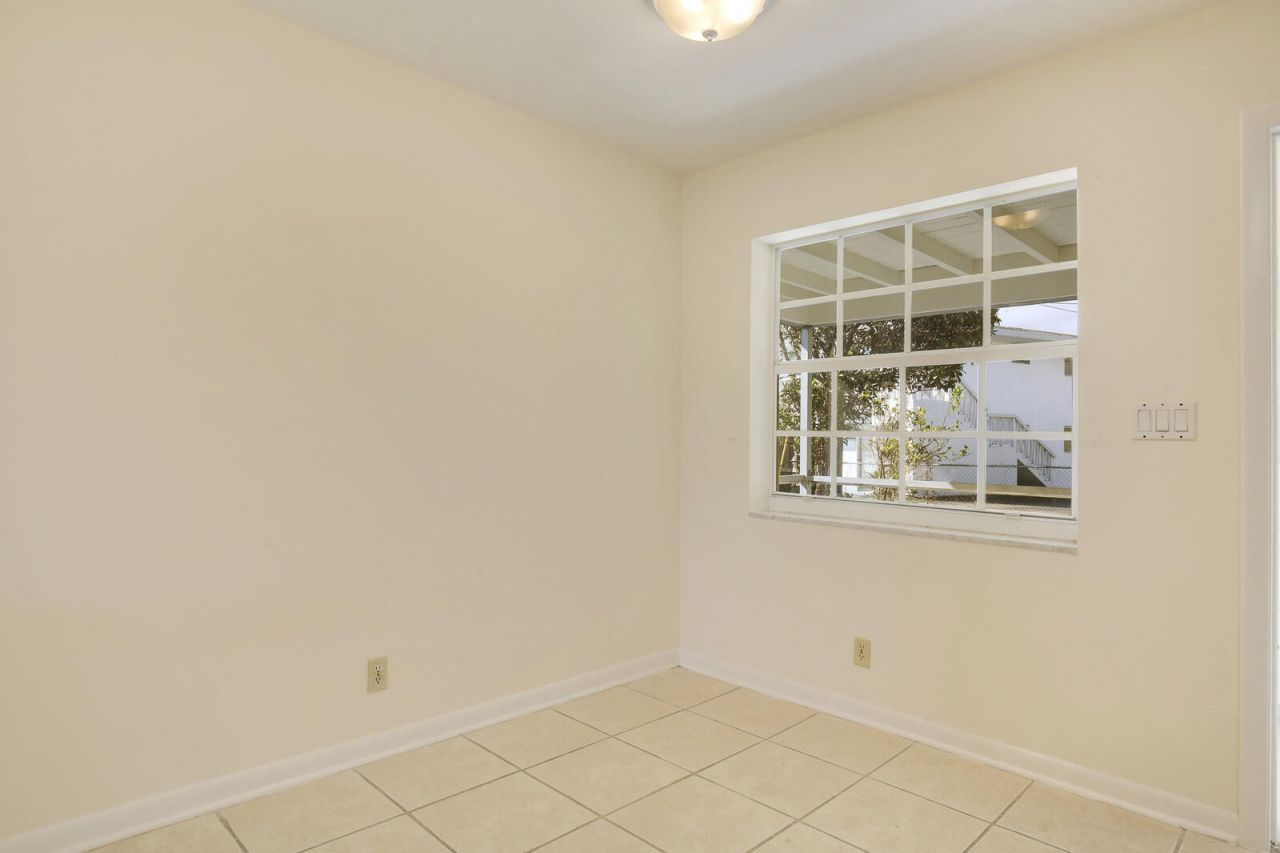 533 W Jasmine Drive, Unit B, Lake Park, FL 33403 Photo