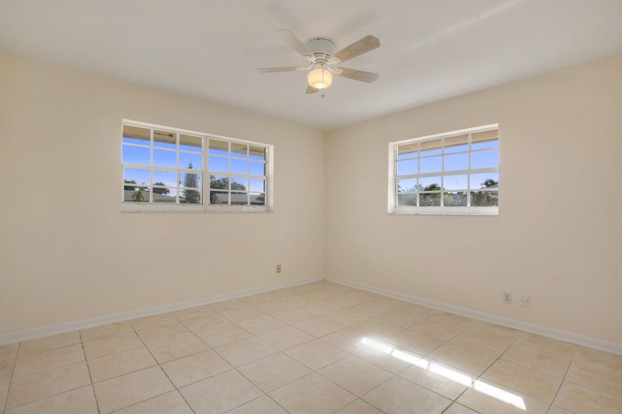 533 W Jasmine Drive, Unit B, Lake Park, FL 33403 Photo