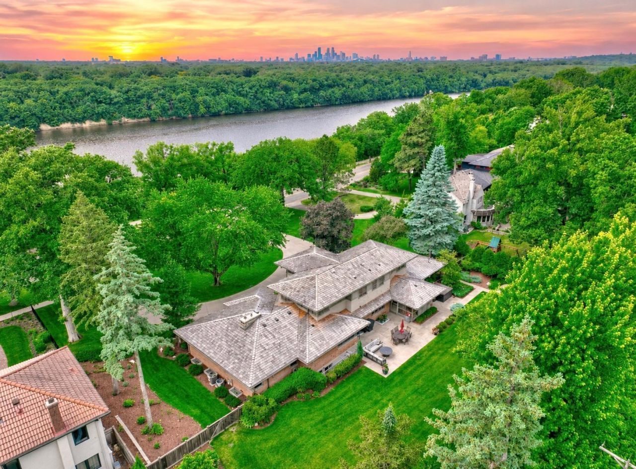 450 Mississippi River Boulevard S, Saint Paul, MN 55105 Main Photo