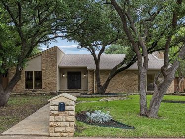 10695 Pagewood Drive, Dallas, TX 75230