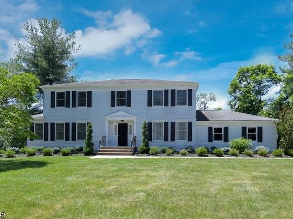 6 Dana Ct, South Brunswick, NJ 08540