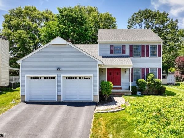 3 Obert Dr, Raritan, NJ 08869