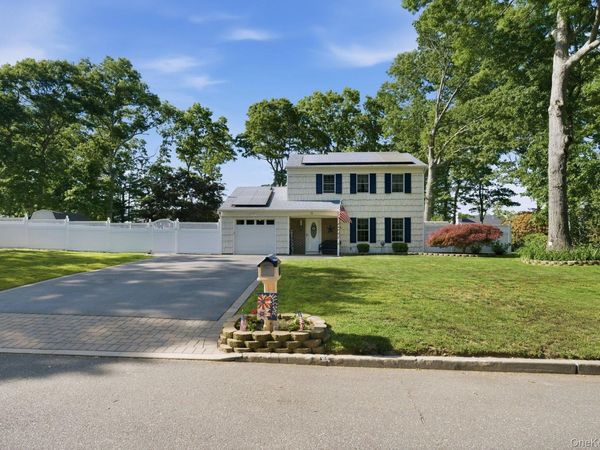 28 Cedar Heights Drive , Ridge, NY 11961
